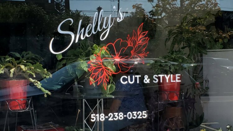 Shelly's Cut & Style